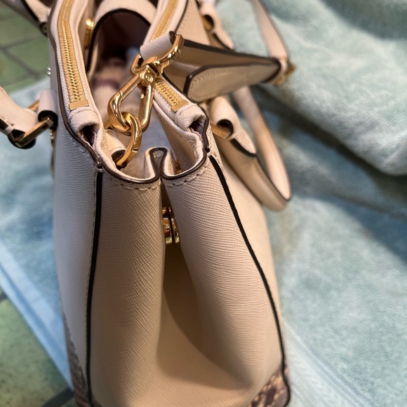 Michael Kors Handbag - Picture 6 of 8